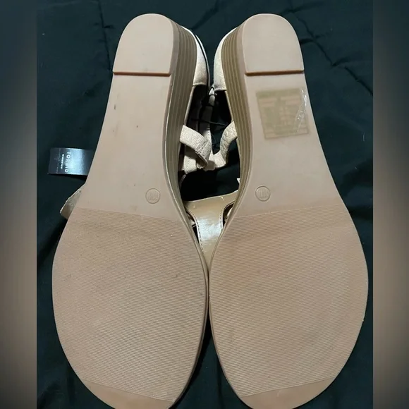 Torrid Mini Wedge Bow Sandals - 11W - NWT - Picture 3 of 5